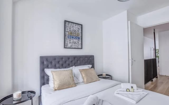 Stunning 3BR Home in the Heart of 10th Arr. Paris! - photo 5