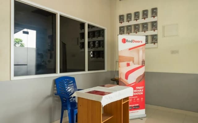 Reddoorz @ Pasar Baru 2 - photo 4