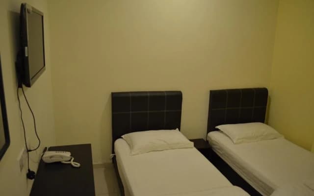 OYO 44103 8 Hotel - photo 4