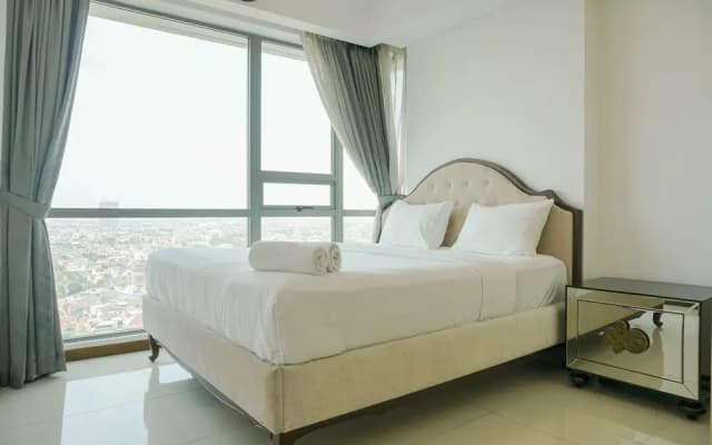 Homey with Private Lift 2BR Apartment at St. Moritz Puri near Mall - photo 4