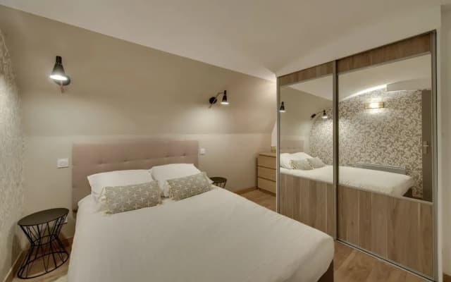 Beautiful Triplex in the center of Paris - photo 2