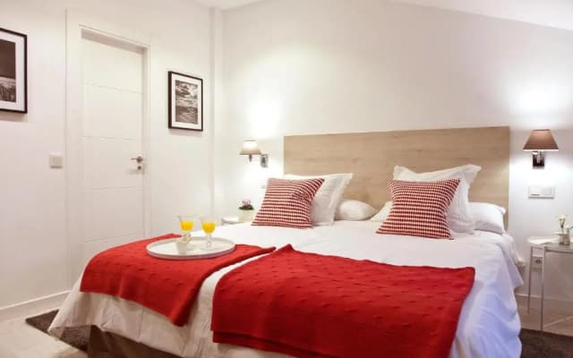 Feelathome Madrid Suites Apartments - photo 3