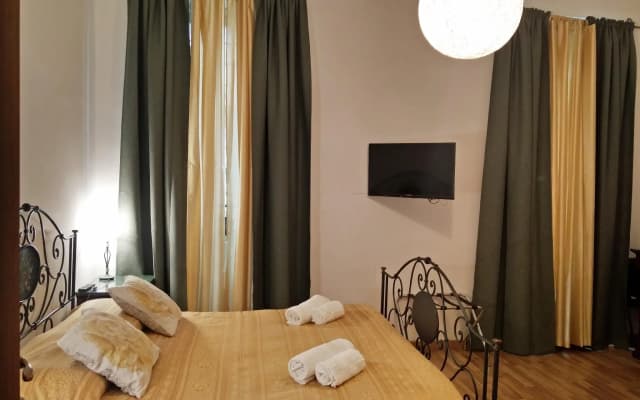 Rome Center Rooms - photo 2