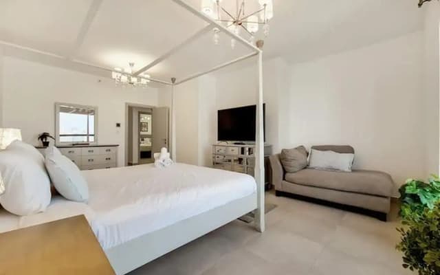 Large 4 Bedroom Sea View Jbr - photo 3