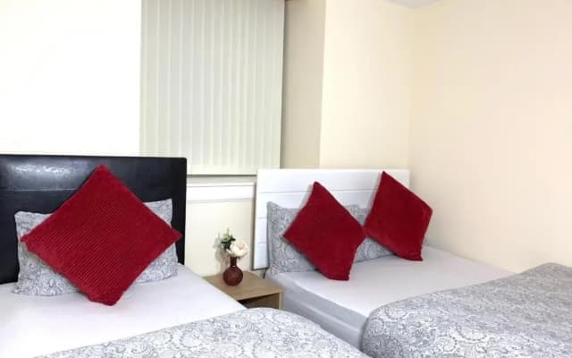 Edinburgh Ocean Inn - photo 3