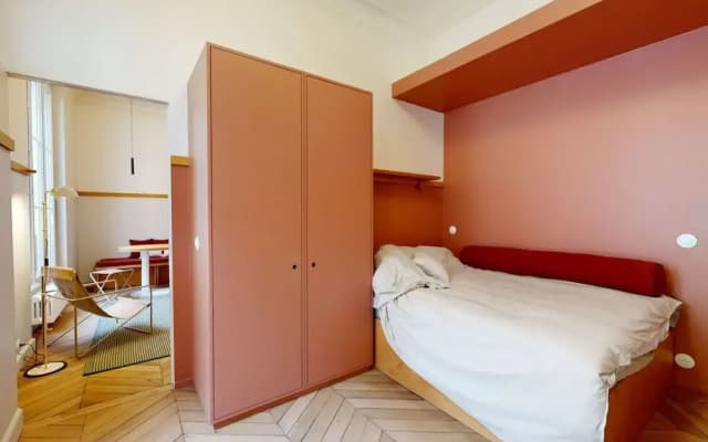 Altido Pleasant 1-bed Flat w Shared Courtyard - photo 3