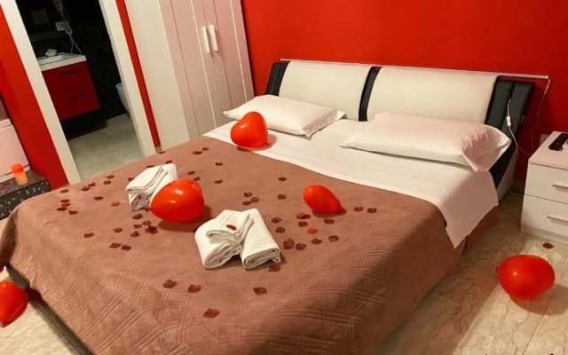 Kiss And Room - photo 2