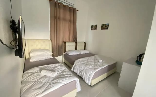 dsinggahPCB Guest House - photo 2