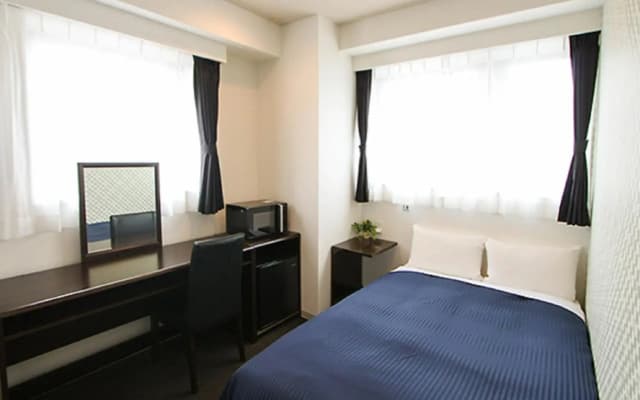 Hotel LiVEMAX ASAKUSA SKY FRONT - photo 4
