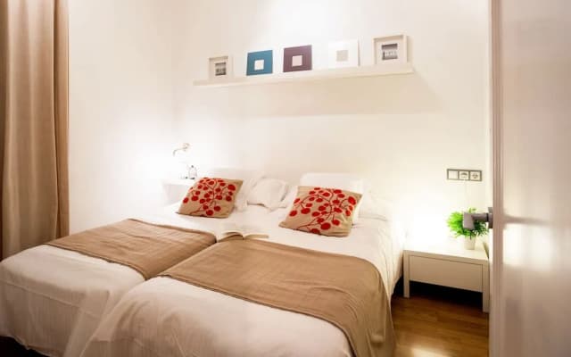 Feel at Home Gran Via Apartments - photo 5