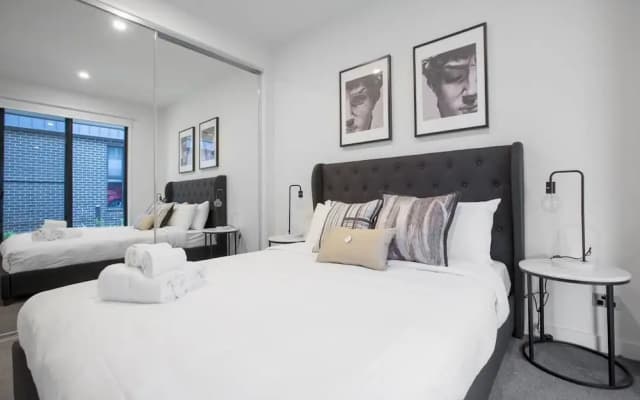 Delightful Townhouse Stay@moonee Ponds + Parking - photo 3