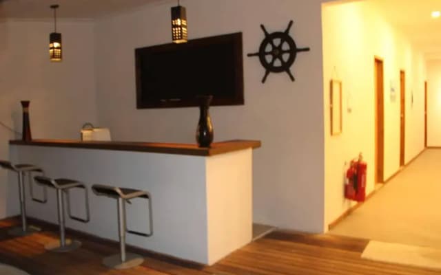 Cokes Surf Shack - photo 3