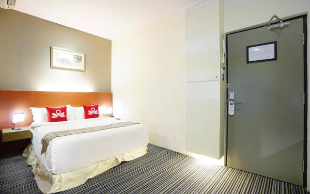 ZEN Rooms Changi Village - photo 4