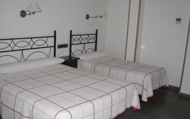 Hostal Ivor - photo 2