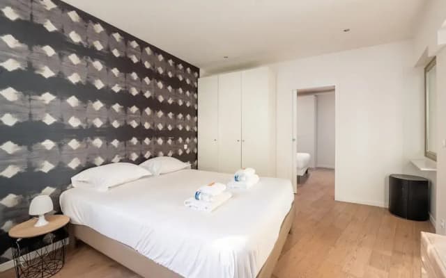 Spacious Apartment With 2 Rooms - photo 3