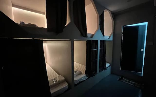 Central Pod Capsule Hostel - photo 3