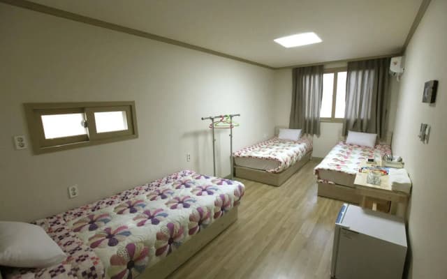 SSGuesthouse - Hostel - photo 2