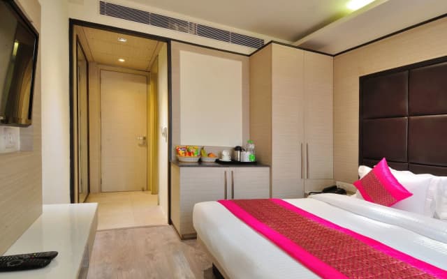 Hotel Royal Grand - photo 3