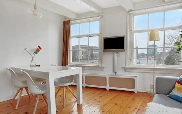 Water View Apartment - photo 3