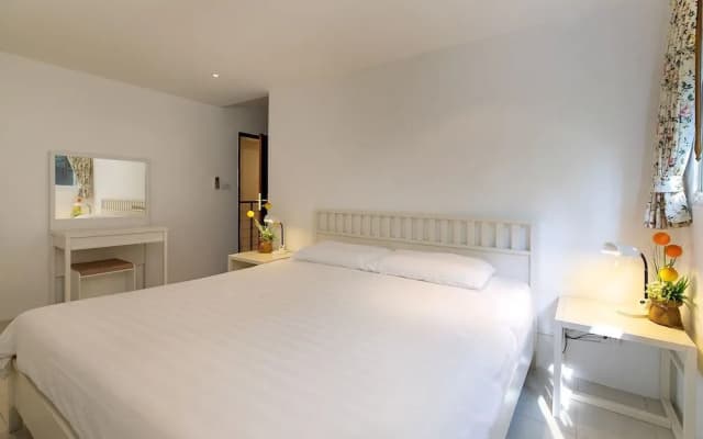 Spacious 5-Bedroom Surin Beach Villa - photo 5