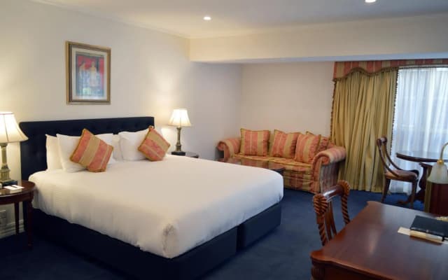 Canterbury International Hotel - photo 4