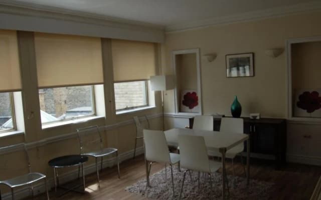 The Elegant Mayfair - photo 2