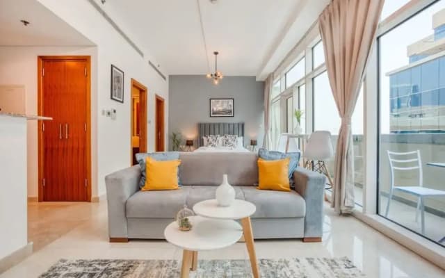 Chic & Cosy Apartment in Bay Square - photo 4
