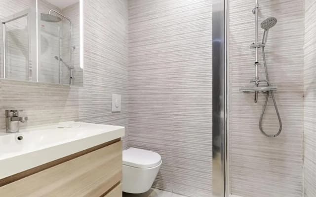 Home Suite Home Canal Saint Martin 2BR - photo 4