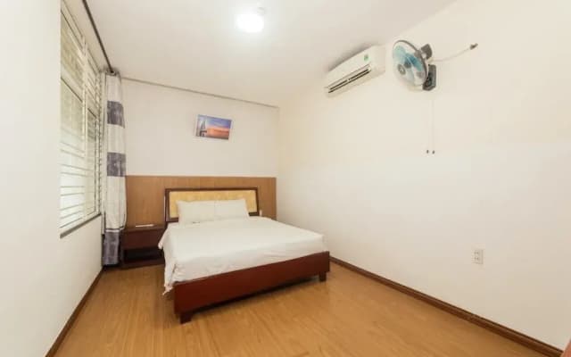 Kis Hotel & Apartment - photo 3