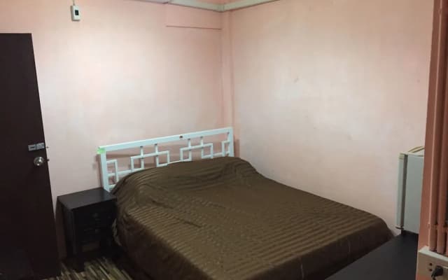Big Orange Localstay at Siam - photo 3