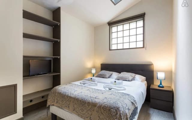 Bright Renovated Parisian Apartment - photo 5