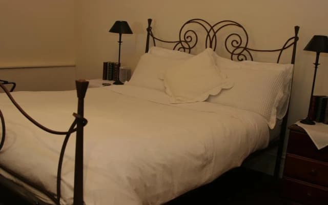 Stones Throw Cottage Bed & Breakfast - photo 4