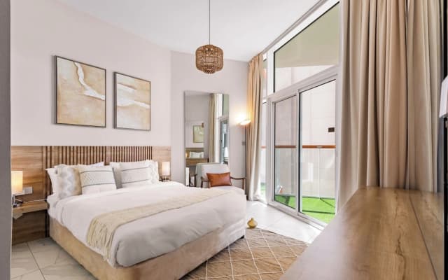 2BR Ultra Lux Canalfront Burj view - photo 3