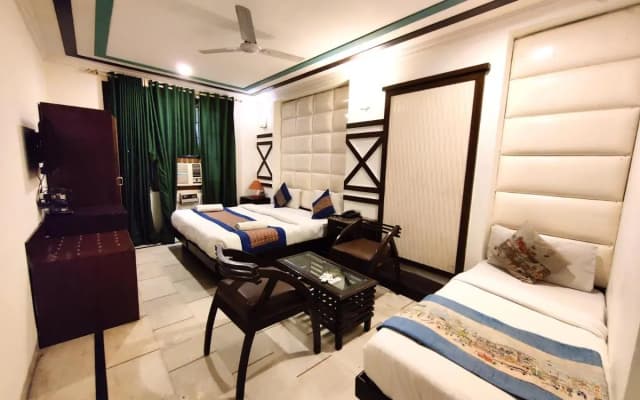 Hotel Unistar - photo 5