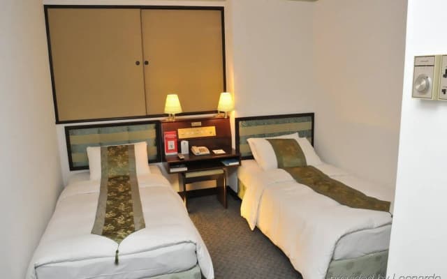 Evergreen Hotel - photo 3