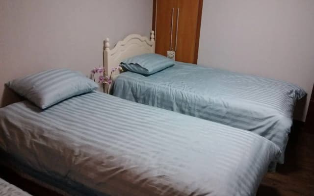 K Star Road Guesthouse - Hostel - photo 2