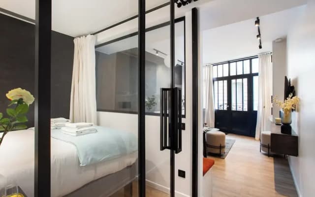 Chic Apartment - 2BR/6P - Pantheon - photo 3