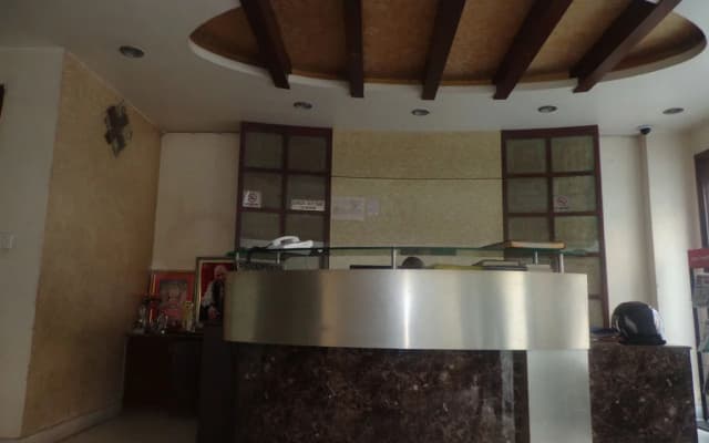 Hotel Cartel Palace - photo 2