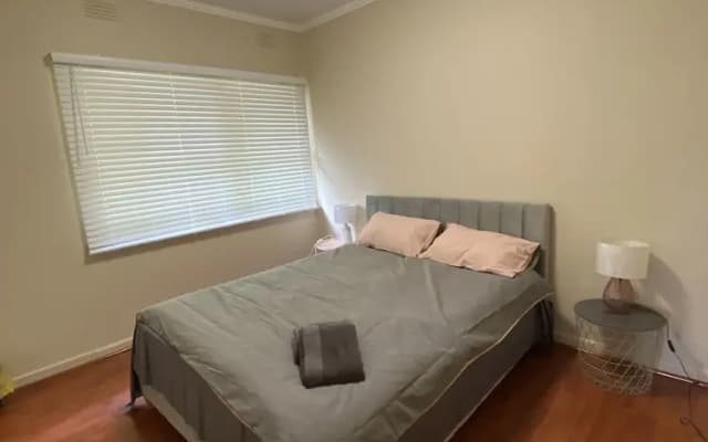 Mitcham train station  2 bedrooms unit - photo 5