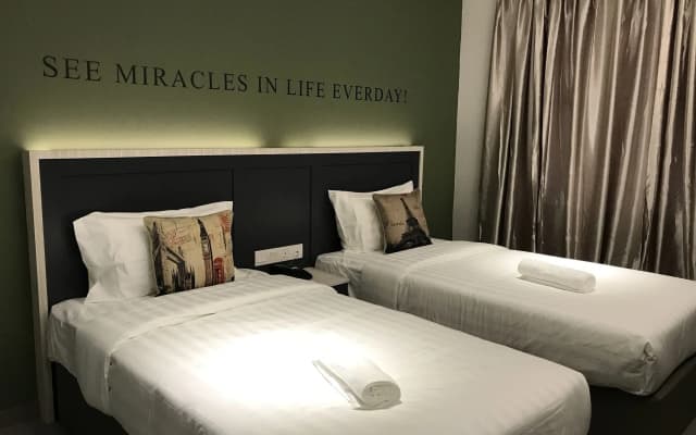 Hotel 99 - Kota Kemuning - photo 4
