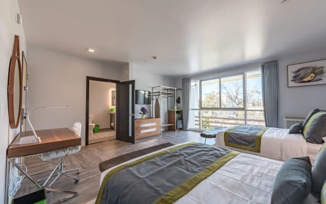 Lexen Hotel North Hollywood - photo 3