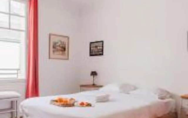 Eiffel Tower Saint Residence - photo 2