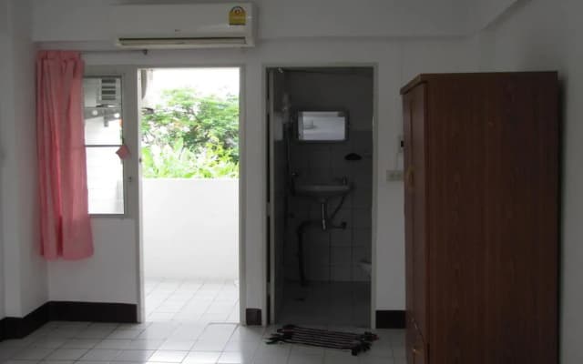 NR Guesthouse - photo 2