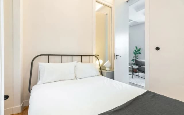 Design Spacious 2bd, 5mins From Lx Factory! - photo 4