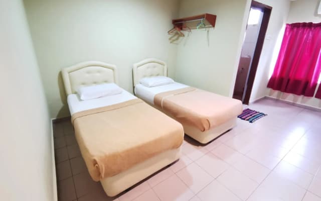 OYO 89817 Hotel Sura - photo 3