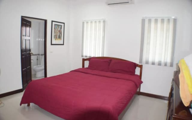 Luxury 5 Bed 5 Bath Villa - photo 3