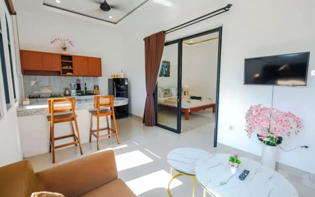 Crystal Flow Guest House & Apartment Canggu - photo 4