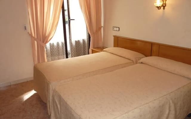 Hostal Fernandez - photo 2