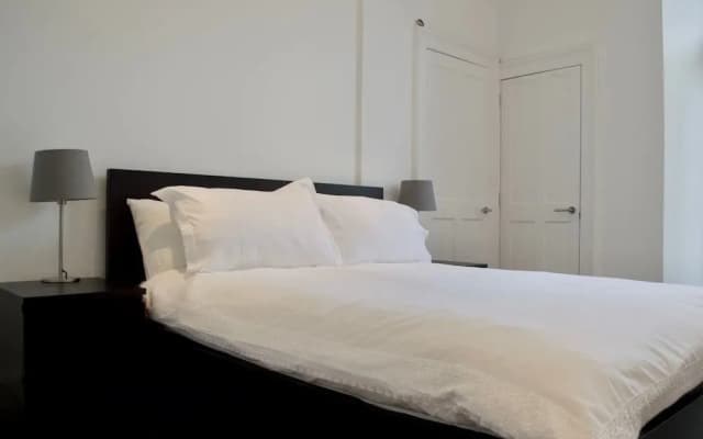 Central Edinburgh 1 Bedroom Apartment - photo 4