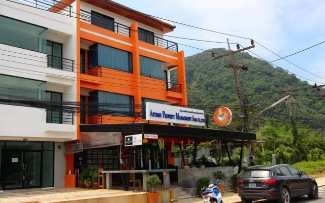Hi So Low Cost Aparthotel - photo 2